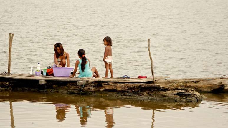 Moradores das comunidades ribeirinhas da região do Médio Solimões, na Amazônia Central, onde atua o Instituto Mamirauá