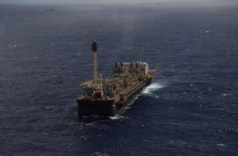 Plataforma de petróleo na Bacia de Santos, no Rio de Janeiro 
05/09/2019
REUTERS/Pilar Olivares