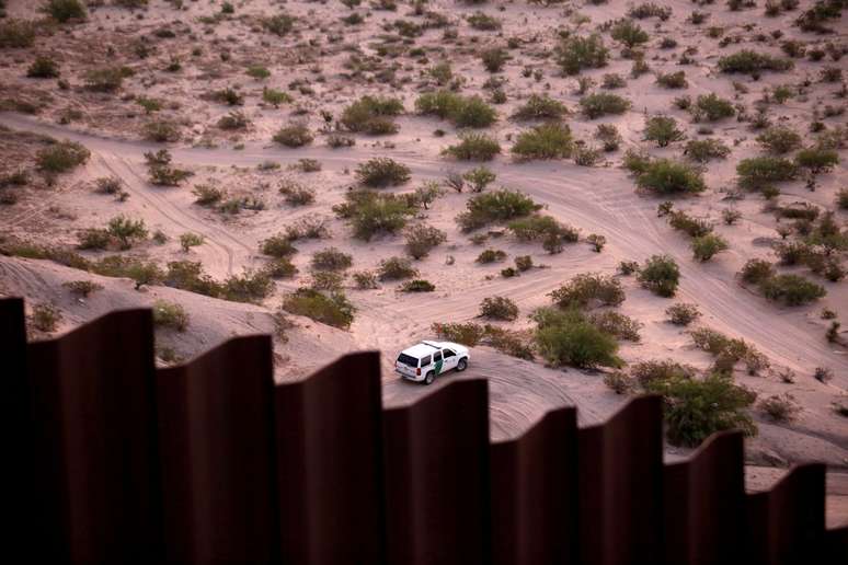 Ve&iacute;culo da Patrulha de Fronteira dos EUA em Sunland Park, no Estado do Novo M&eacute;xico
10/07/2019
REUTERS/Daniel Becerril
