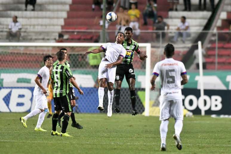 Paraná superou os adversários em Belo Horizonte (Foto: Mourão Panda/América)