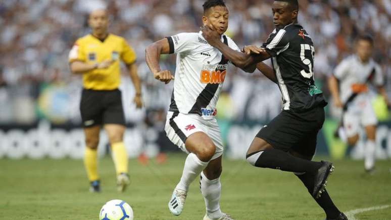 Guarín ainda luta para entrar em forma e ajudar o Vasco (Foto: Rafael Ribeiro/Vasco)