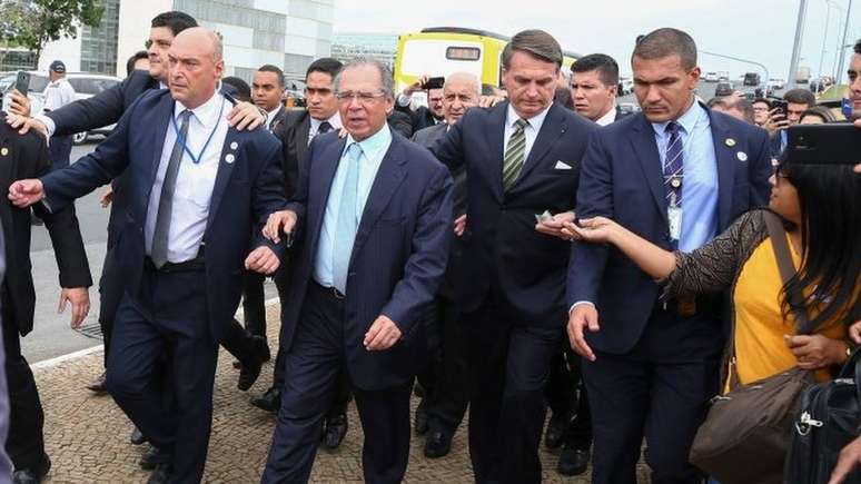 'O Brasil abre economicamente e começa um redesenho do Estado', declarou Paulo Guedes em entrevista coletiva ao detalhar as propostas.