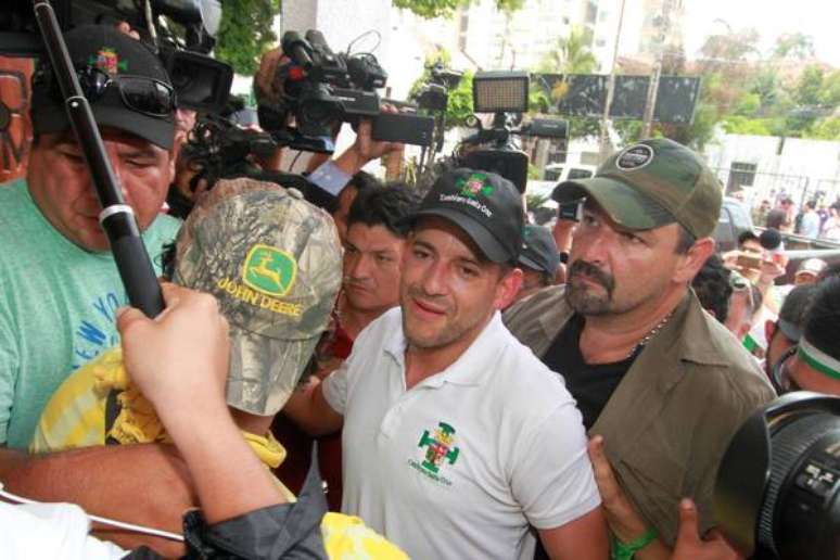 Líder opositor é barrado após dar ultimato a Evo Morales