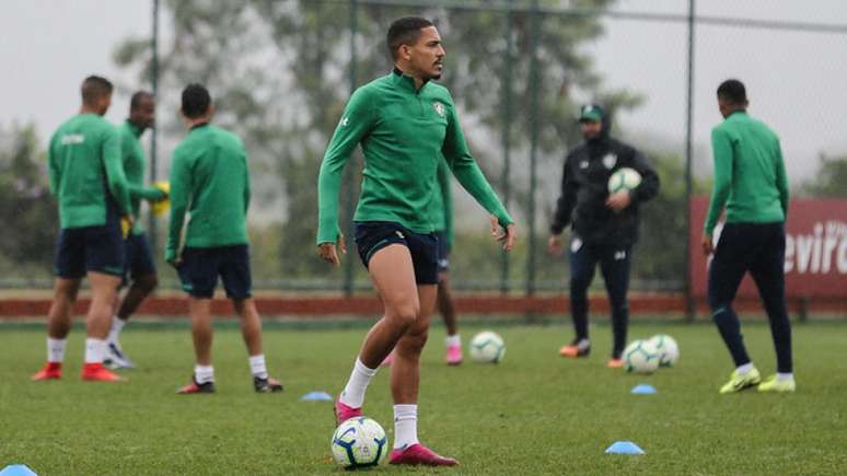 Gilberto se recuperou de um entorse no tornozelo direito (Foto: Lucas Merçon/Fluminense)