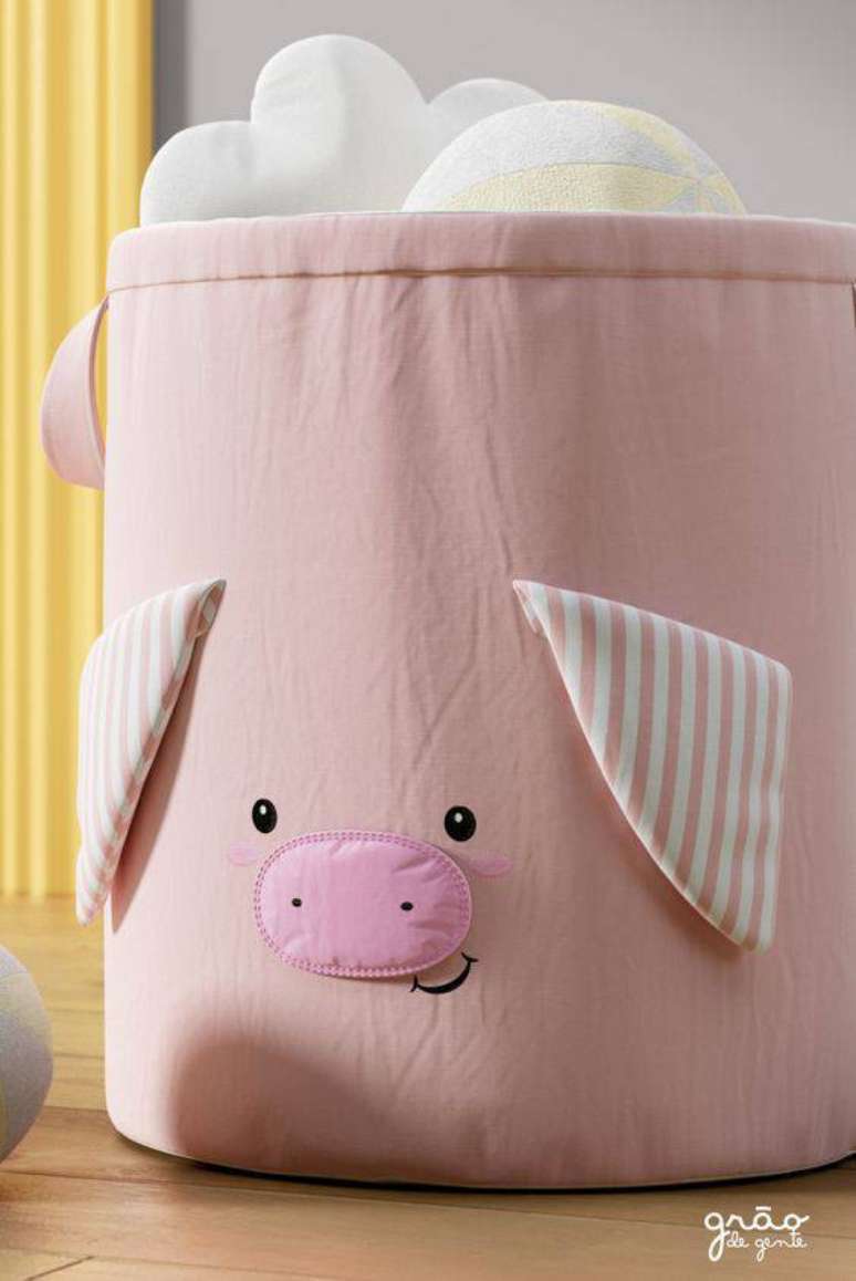 46. Muitos modelos de cesto organizador quebram a mesmice. Foto: Gr&atilde;o de Gente