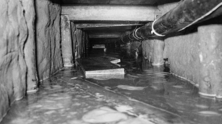 Escavadores precisaram recorrer a outro túnel após enchente