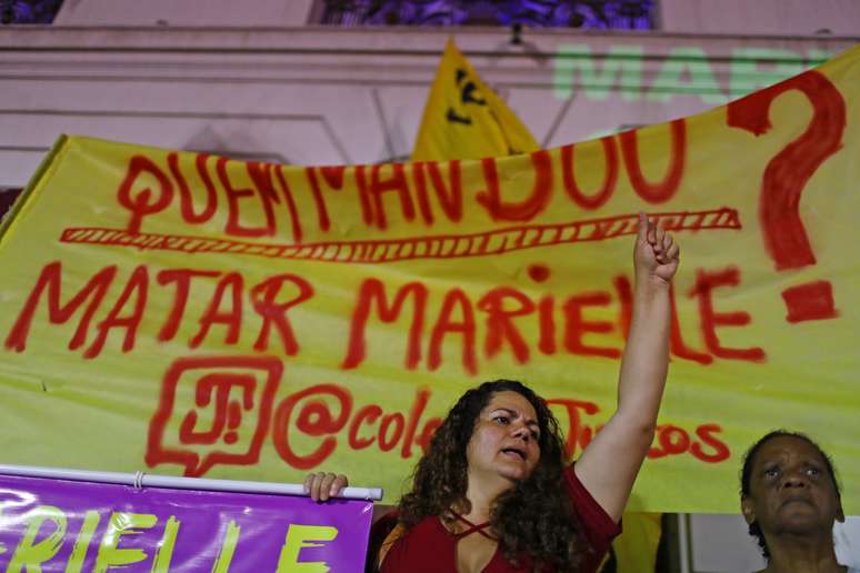 Manifestantes homenageiam vereadora Marielle Franco durante protesto no Rio de Janeiro
01/11/2019 REUTERS/Pilar Olivares