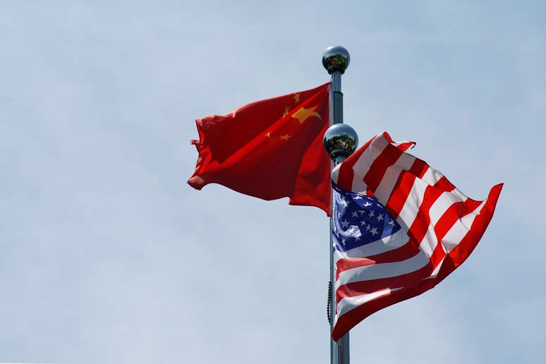 Bandeiras dos EUA e da China em Xangai
30/07/2019
REUTERS/Aly Song