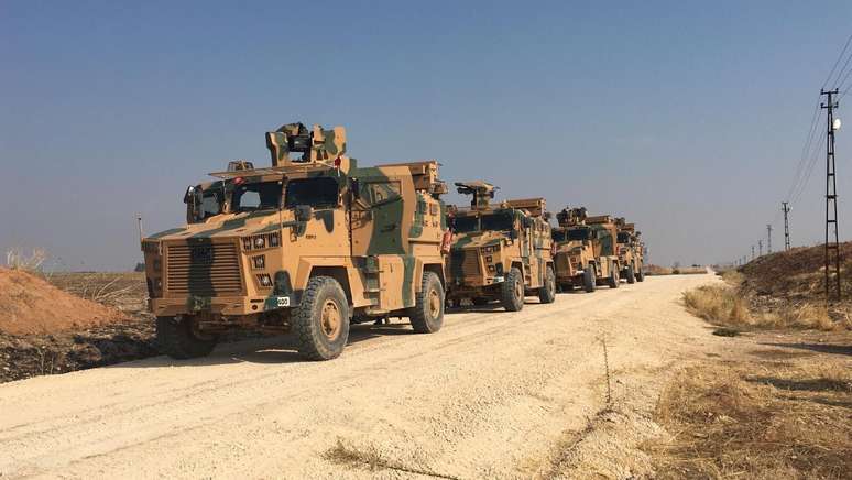 Veículos militares turcos na região de fronteira com a Síria
01/11/2019
Ministério da Defesa turco/Divulgação via REUTERS