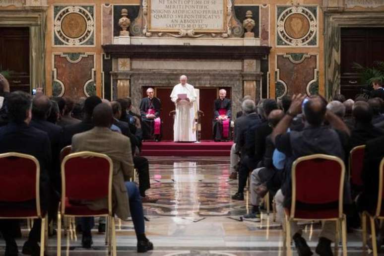 Papa Francisco durante audiência com jesuítas no Vaticano