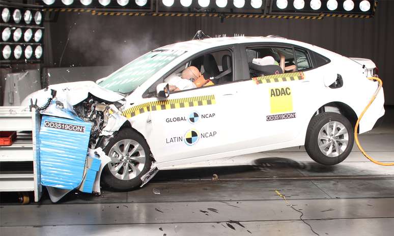 Onix Plus no Latin NCAP: nota máxima em segurança, com cinco estrelas.