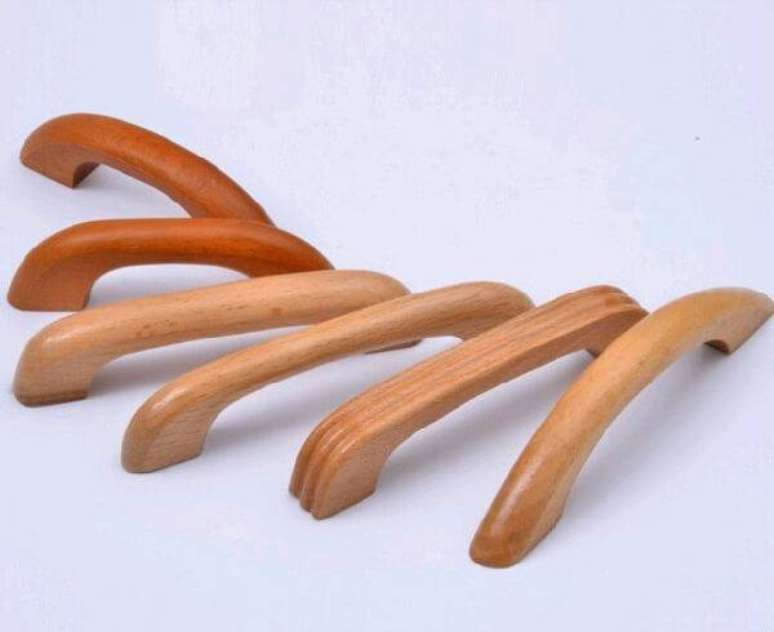9. Modelos de puxadores de armário de madeira tradicionais. Fonte: Pinterest