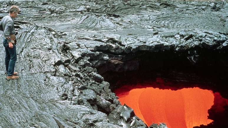 Tudo indica que o t&uacute;nel de lava em que o homem caiu estava escondido &mdash; diferentemente desta foto