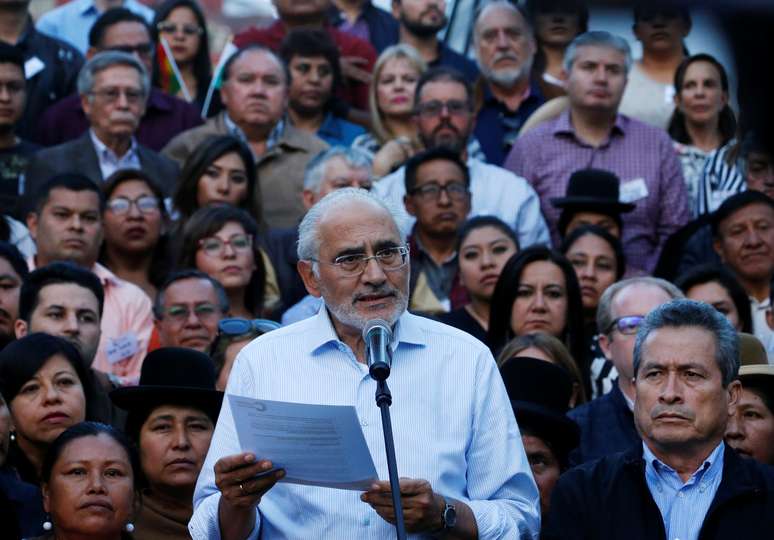 Candidato presidencial boliviano Carlos Mesa fala durante entrevista coletiva
03/11/2019
REUTERS/David Mercado