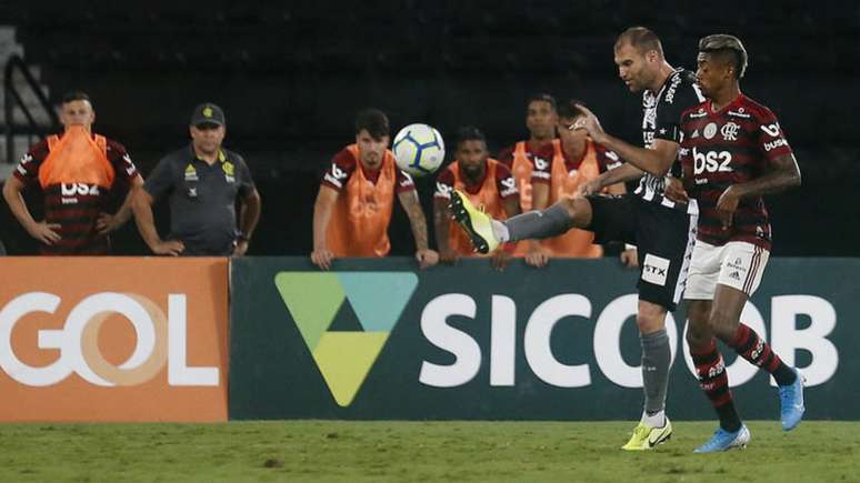 Carli em ação contra o Flamengo (Vitor Silva/Botafogo)