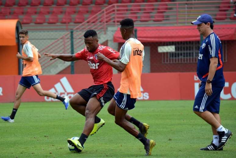 Luan durante jogo-treino do profissional contra o sub-19 nesta sexta - FOTO: Divulgação/São Paulo FC