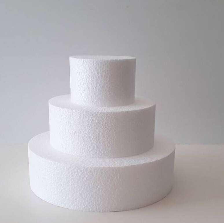 2. Modelo de isopor para bolo fake. Fonte: Pinterest