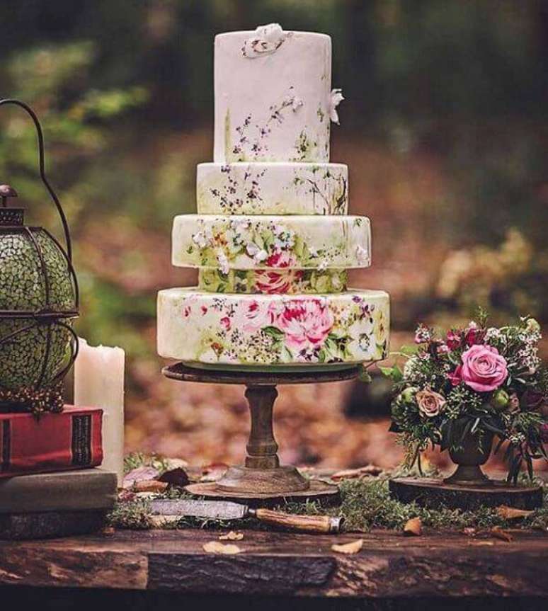 39. Esse bolo r&uacute;stico fake &eacute; uma verdadeira obra de arte. Fonte: Pinterest