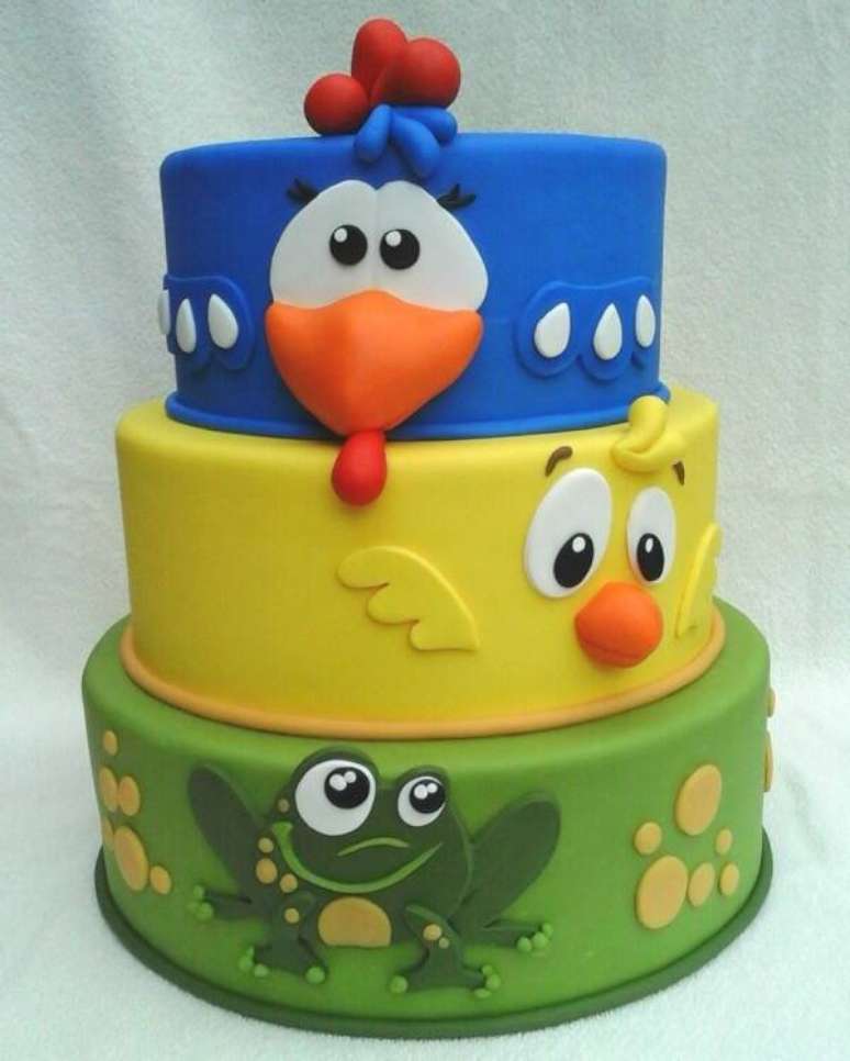 61. Modelo de bolo fake galinha pintadinha. Fonte: Pinterest