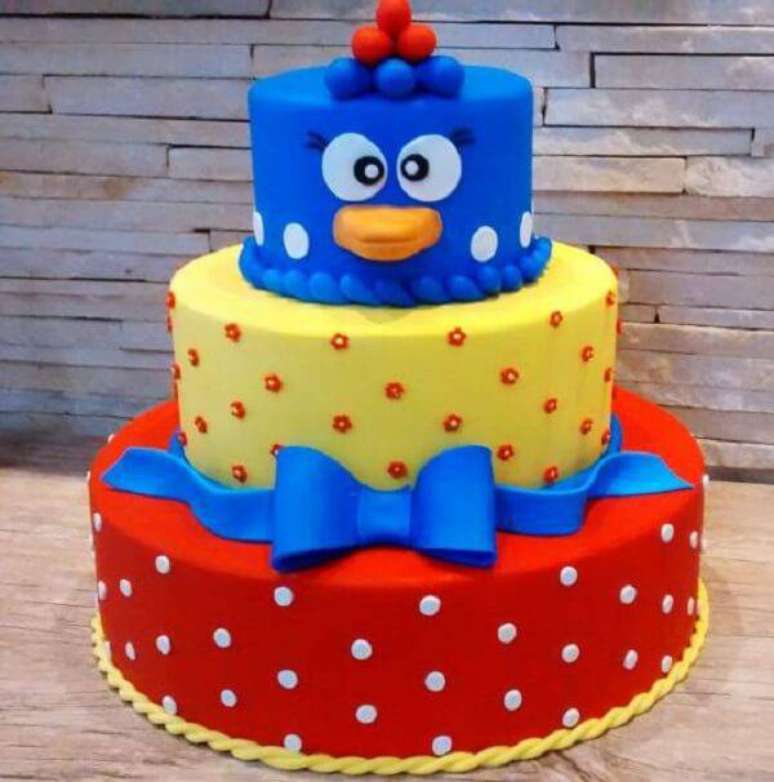 59. Modelo de bolo fake galinha pintadinha. Fonte: Pinterest