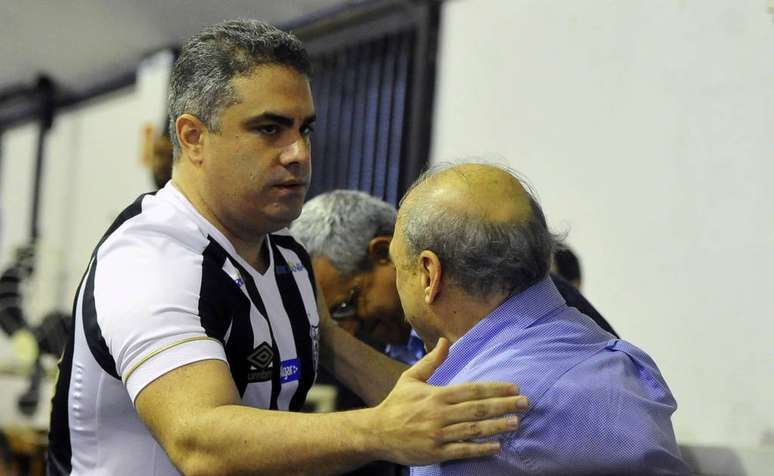 Santos tem dia decisivo para a política do clube (Foto: Sergio Barzaghi/Gazeta Press)