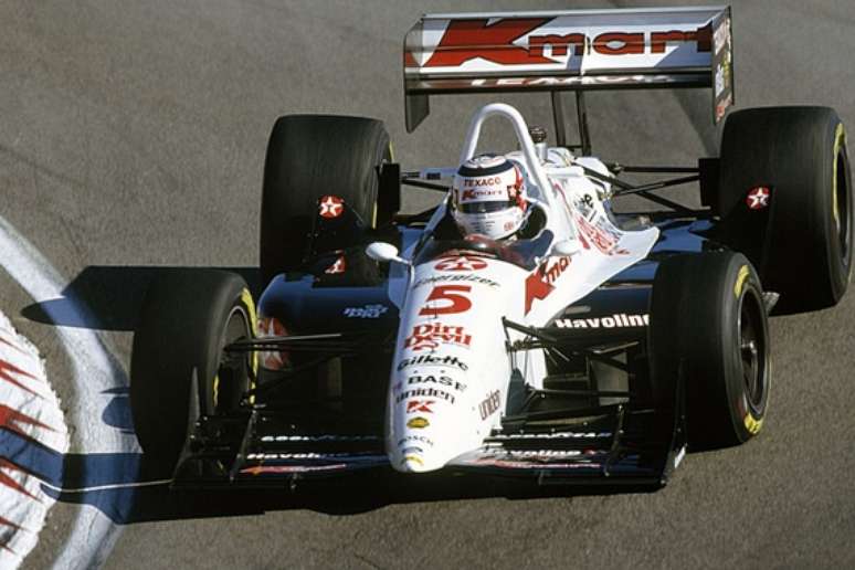 "Não é fácil, aos 40, manter o mesmo ritmo de um piloto de 23. Por isso o Mansell chegou na Indy e ganhou tudo. Lá a média de idade é muito alta."