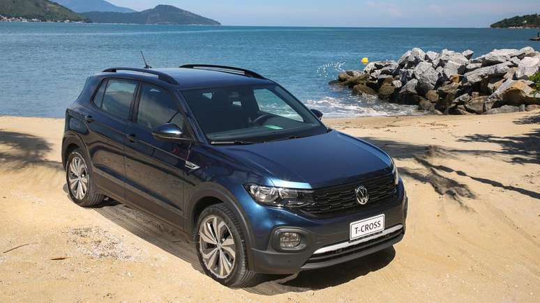 Por R$ 99.990, o T-Cross Comfortline 200 TSI agrega elementos visuais e de conforto.