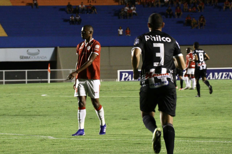 Nada de gols no Serra Dourada (Foto: Divulgação/Vila Nova)
