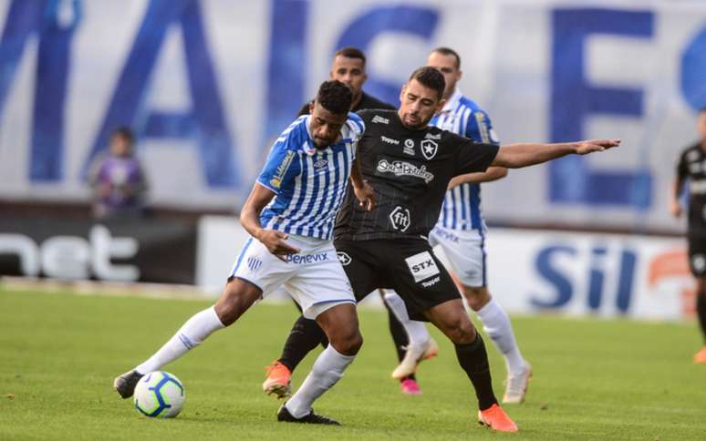 Botafogo e Avaí se enfrentam no Nilton Santos (Foto: Eduardo Valente/Lancepress!)