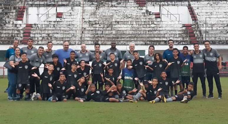 Sub-11 do Glorioso se classificou para decisão contra o Flu (Foto: Divulgação/Botafogo)