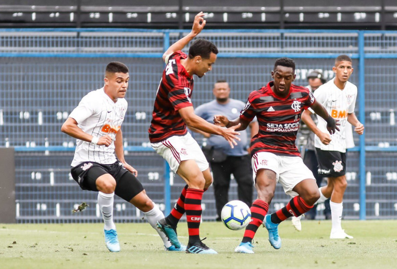 Flamengo venceu o Corinthians por 2 a 1 e está com um pé na decisão (Foto: Rodrigo Gazzanel / Agência Corinthians)