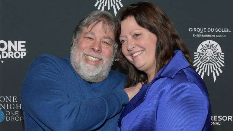 Steve Wozniak com a mulher, Janet; ele teve crédito dez vezes maior que ela no Apple Card