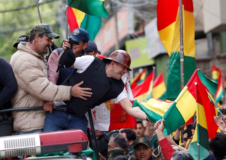 Líder civico de oposição Luis Fernando Camacho durante protesto contra Evo Morales em La Paz
10/11/2019
REUTERS/Carlos Garcia Rawlins