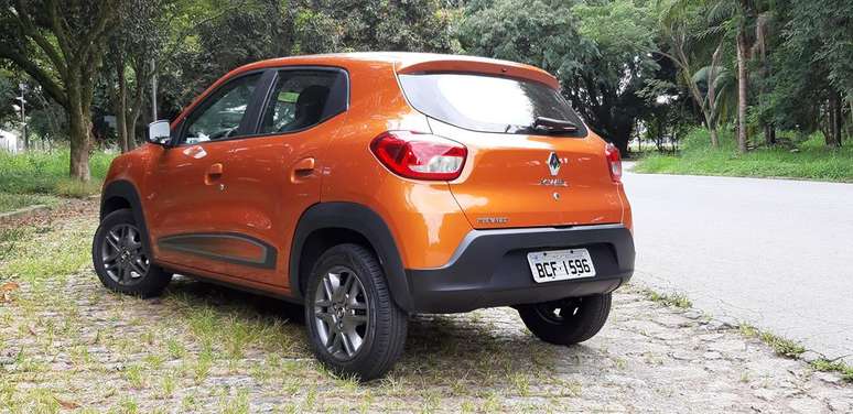 O &acirc;ngulo de sa&iacute;da do Kwid &eacute; surpreendente: 40 graus.