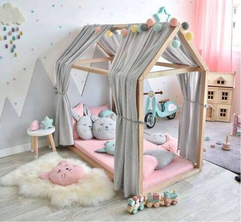 23. Cama casinha com detalhes delicados como temas para quarto de beb&ecirc; &ndash; Por: Dicas D&eacute;cor