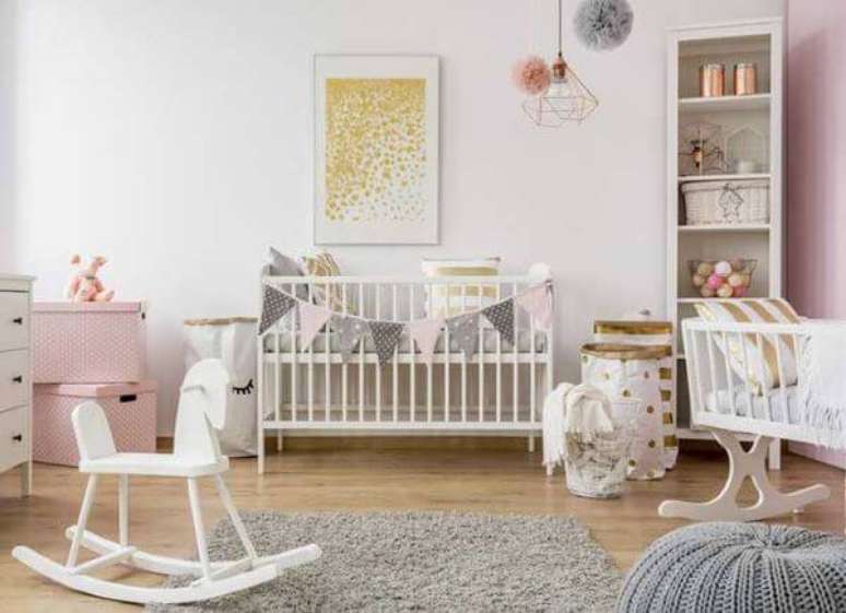 29. Temas para quarto de beb&ecirc; com tema unic&oacute;rnio &ndash; Por: Cavalinho de Madeira