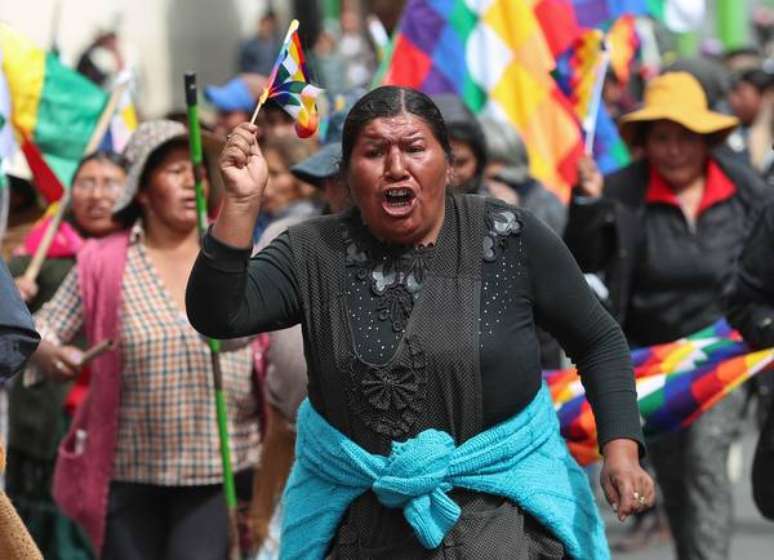 Apoiadores de Evo Morales fazem passeata em La Paz, na Bolívia