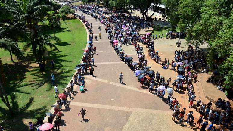 Mutirão do Emprego no centro de São Paulo, em 2019: estimativa é que mais de 15 mil pessoas aguardaram em fila