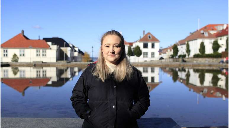 Jovem norueguesa de 22 anos monitora 450 perfis no Instagram para tentar evitar suicídios