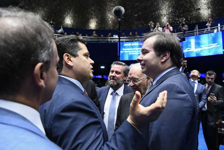 Presidente do Senado, Davi Alcolumbre, e presidente da Câmara dos Deputados, Rodrigo Maia
