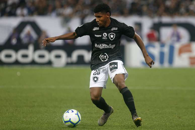 Rhuan pode ser mais utilizado pelo técnico Alberto Valentim no Botafogo (Foto: Vitor Silva/Botafogo)