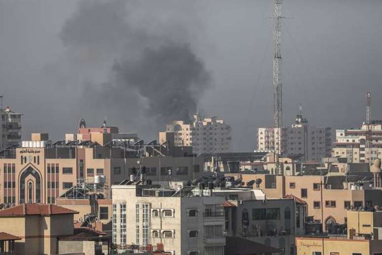 Grupos palestinos prometeram retaliar e lançaram foguetes