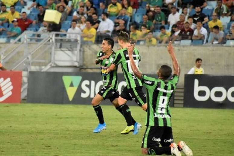 O Coelho teve uma atuação firme fora de casa e vai para dois jogos em casa nas  três últimas rodadas da Série B, aumentando suas chances de acesso à Série A de 2020- (Mourão Panda/América-MG)