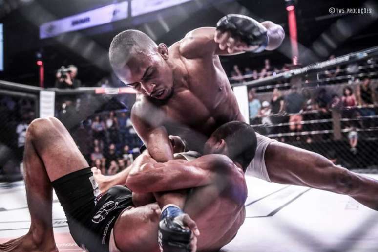 Carlos Tizil é uma das grandes promessas do MMA brasileiro (Foto: TW5 produções)