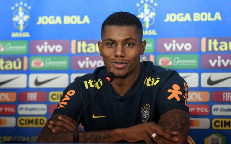 Conheça Wesley Moraes, atacante do Aston Villa convocado por Tite