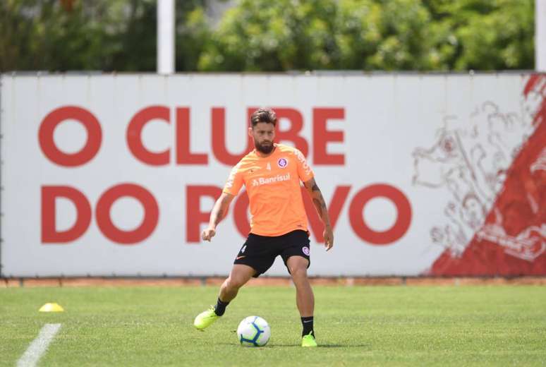 Rafael Sobis pode substituir Guerrero contra o Corinthians (Foto: Ricardo Duarte/Internacional)
