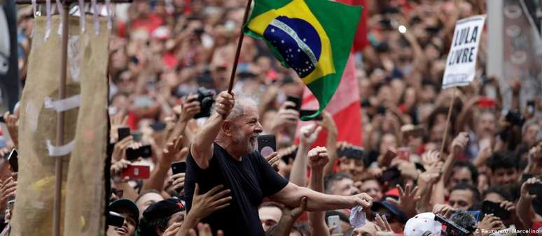 "PT está preso a um neoperonismo. É o risco de ficar muito em função de Lula", diz Jairo Nicolau