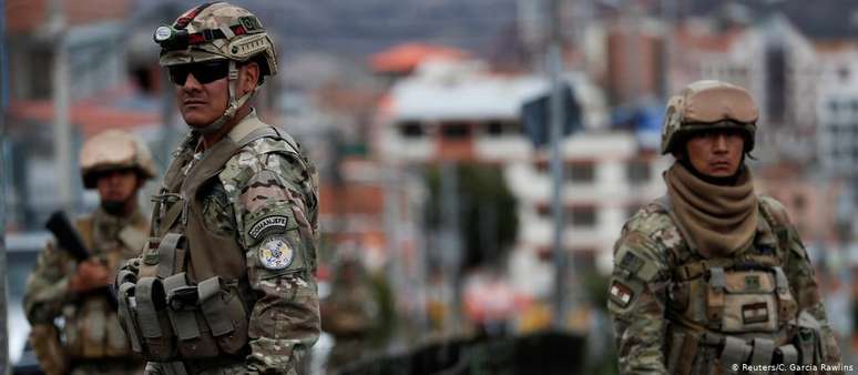 Militares patrulham ruas de La Paz: situação segue tensa na Bolívia após renúncia de Morales