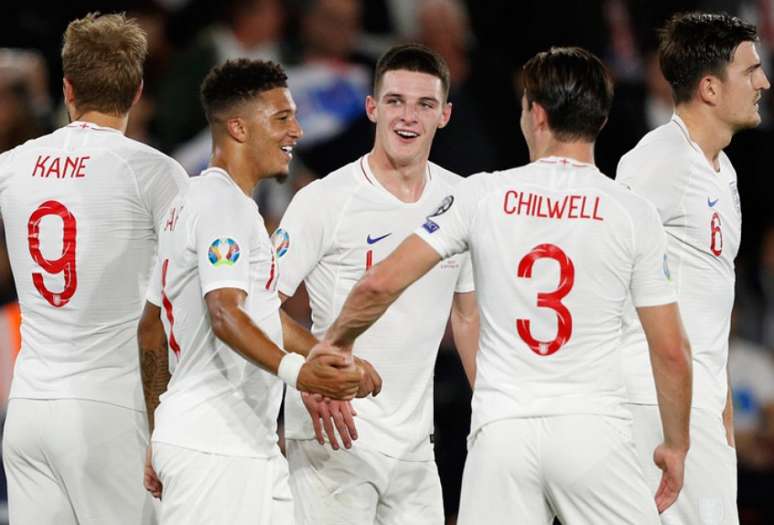 English Team em campo pelas Eliminatórias da Euro (Foto: ADRIAN DENNIS / AFP)