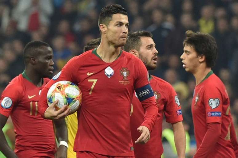 Cristiano Ronaldo comanda a seleção portuguesa (Foto: AFP)